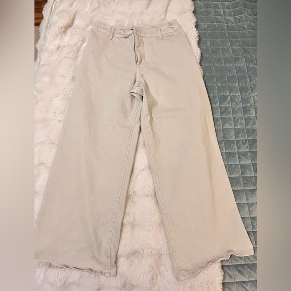 Universal Thread Women's Beige Flare Jeans - Picture 1 of 3